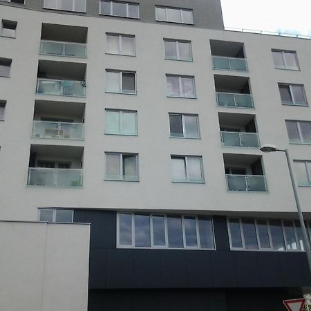 Apartman Halex Centrum City Aupark ปิเอชตานี ภายนอก รูปภาพ