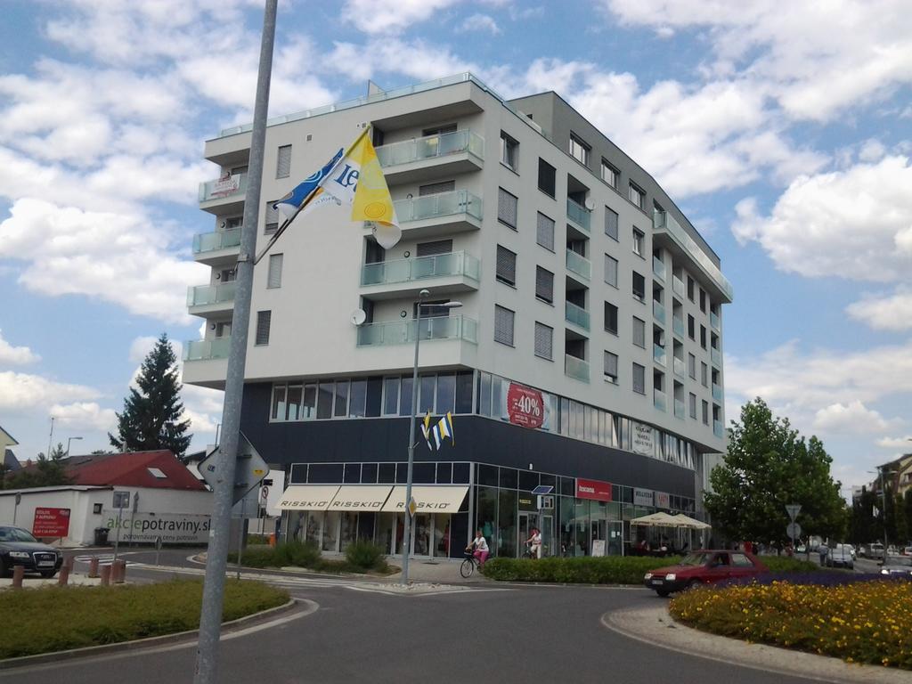 Apartman Halex Centrum City Aupark ปิเอชตานี ห้อง รูปภาพ